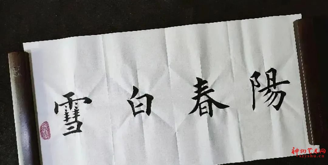 金发碧眼的俄罗斯姑娘,临摹书法四年,把楷书写的惟妙惟肖