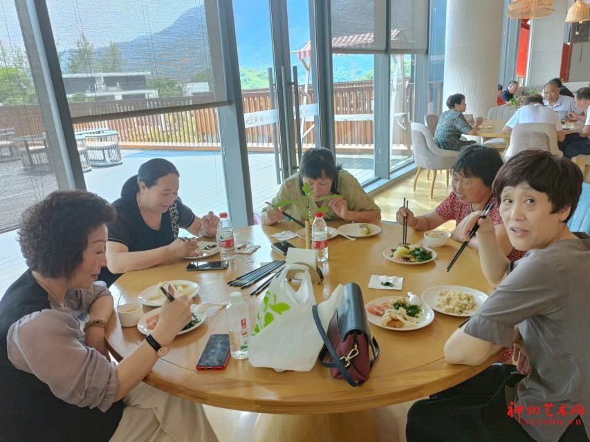 重温师恩,共叙友情!浙江建德凤凰回巢第三届同学会走进乐活岛