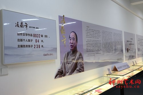7���趦����ѧ����¥չ��һ�ǡ�.JPG