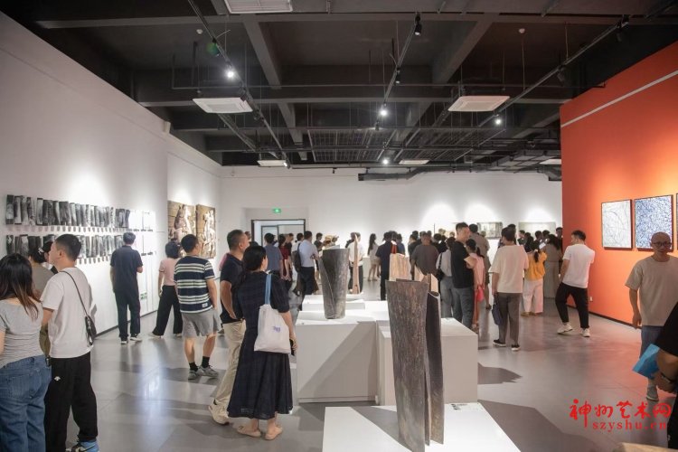 展览现场2.jpg 展览现场2.jpg